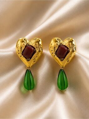 Retro Gold Heart Earrings – Emerald Teardrop Dangle Earrings